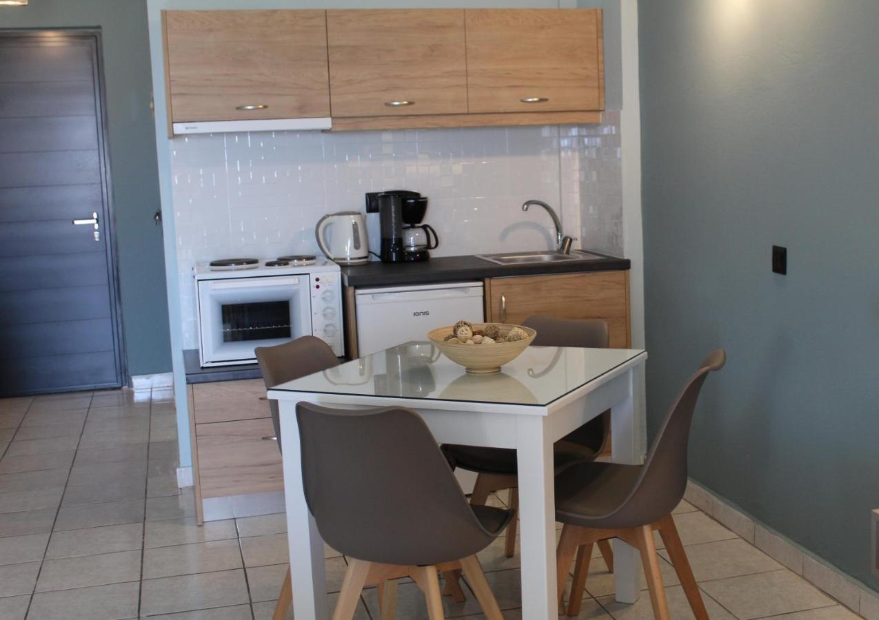 Poledas Apartments Джорджополис Екстериор снимка