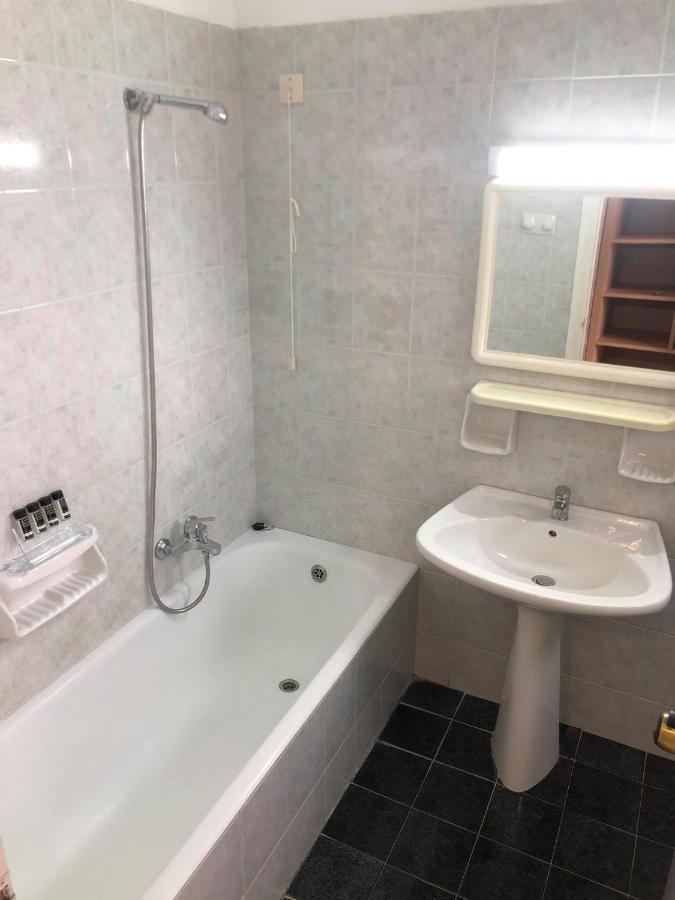 Poledas Apartments Джорджополис Екстериор снимка