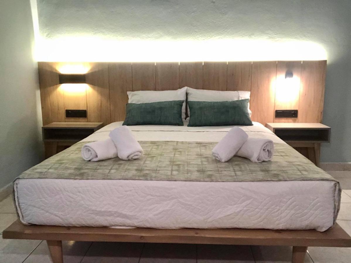 Poledas Apartments Джорджополис Екстериор снимка